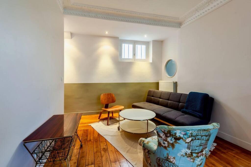 Charmant Appartement Au Coeur De Paris Exterior foto