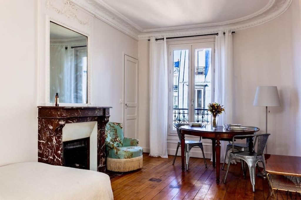 Charmant Appartement Au Coeur De Paris Exterior foto